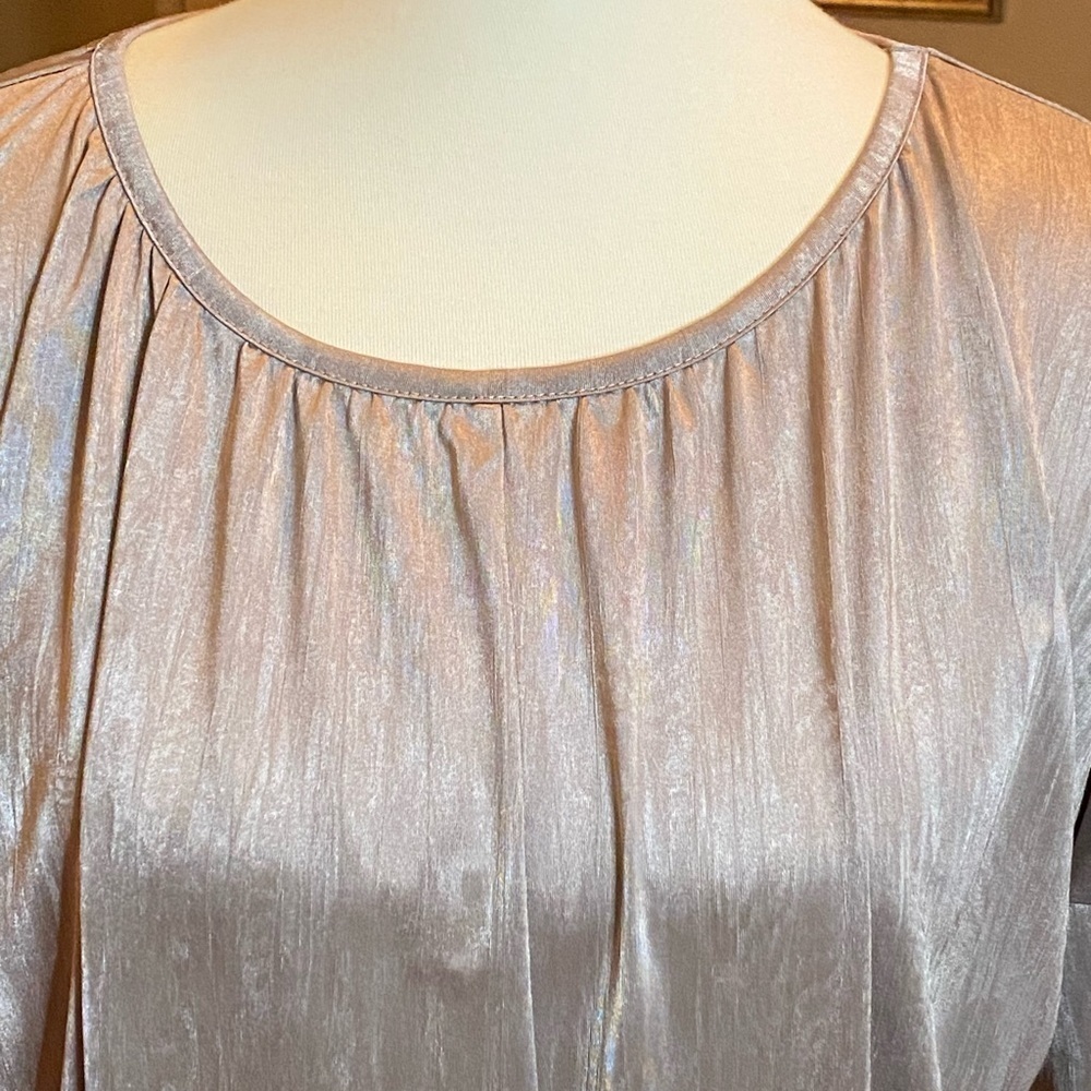 Chicos Beige Metallic Pleated Scoop Neck 3/4 Sleeve Stretch Top Size 2 Large